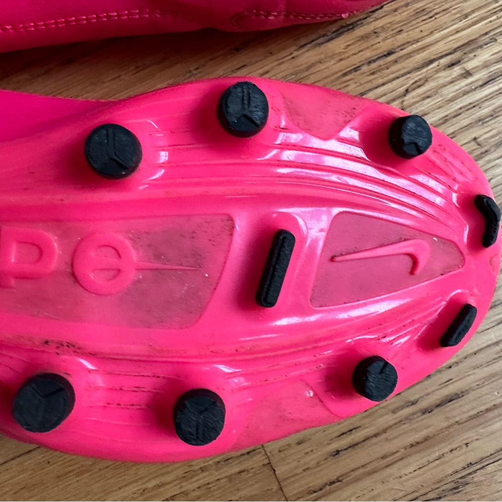 Nike Kids' Tiempo Soccer Cleats - Bright Pink - Picture 5 of 12